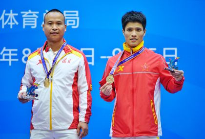 第十三届全运会男子举重56公斤级决赛   解放军选手获得冠亚军