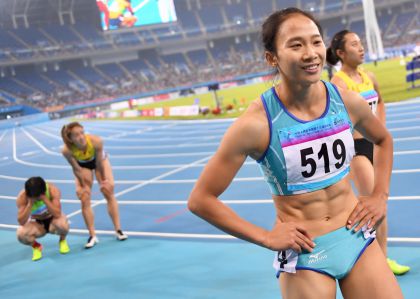 黄瑰芬勇夺全运会女子200米冠军