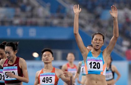 王春雨夺全运会女子800米跑冠军