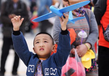 国际航联世界飞行者大会飞行表演在武汉进入最后一天