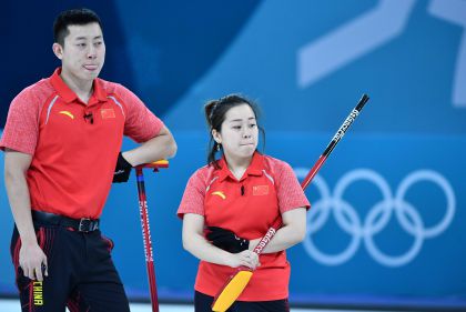 平昌冬奥会冰壶混双附加赛 王芮/巴德鑫负于对手无缘四强