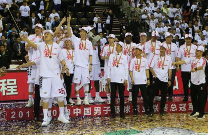 辽宁男篮总比分4比0干净利落赢得本赛季CBA联赛冠军