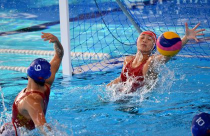雅加达亚运会女子水球比赛  中国队以全胜战绩获得冠军
