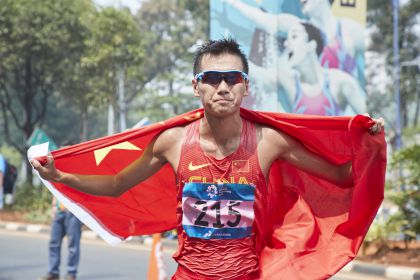 雅加达亚运会男子50公里竞走 王钦摘银