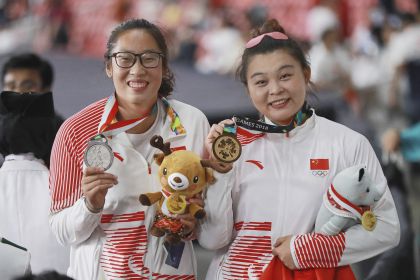 中国队包揽雅加达亚运会田径女子铁饼金银牌