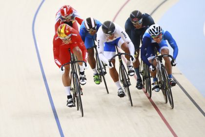 雅加达亚运会自行车男子场地追逐凯林赛首轮 徐超毕文军晋级第二轮