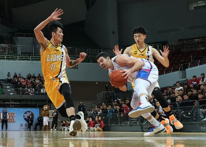 18/19赛季CBA常规赛第38轮 天津荣钢100比115负于浙江广厦