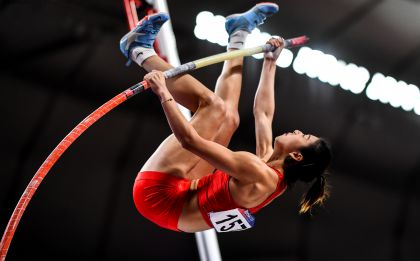 第23届亚洲田径锦标赛第三日 李玲徐惠琴包揽女子撑杆跳高金银牌