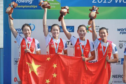 中国队获得赛艇世锦赛女子轻量级四人双桨银牌