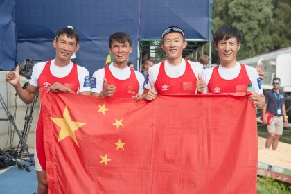 中国队夺得赛艇世锦赛男子轻量级四人双桨金牌