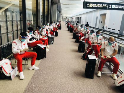中国蹦床队飞抵东京 男女目标拼金牌