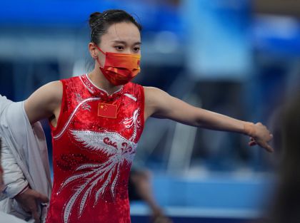 东京奥运会女子蹦床资格赛 刘灵玲/朱雪莹成功晋级决赛
