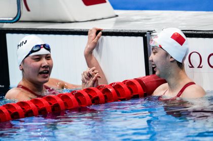 东京奥运会游泳女子200米仰泳决赛 柳雅欣彭旭玮分列七八