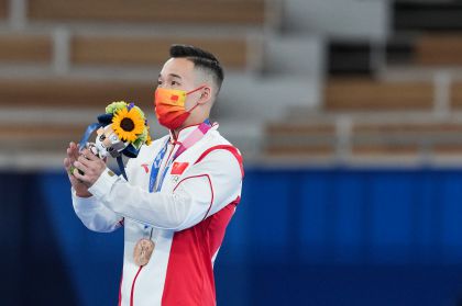 东京奥运会体操男子自由操决赛 肖若腾摘铜