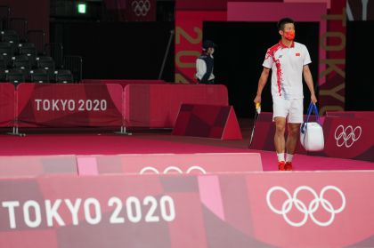 奥运会羽球男单决赛 谌龙冲金形势严峻