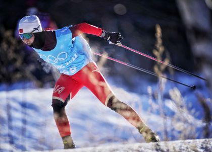 中国越野滑雪选手进行训练备战