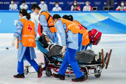 北京冬奥会短道速滑男子1000米 韩国选手朴章赫受伤无缘半决赛