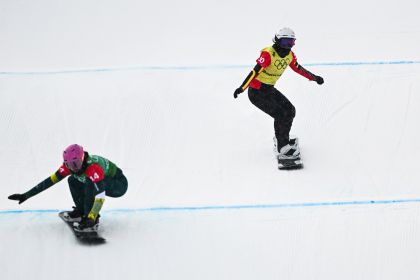 北京冬奥会单板滑雪女子障碍追逐八分之一决赛 冯贺无缘晋级