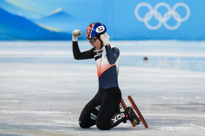 黄大宪夺得冬奥会短道速滑男子1500米金牌