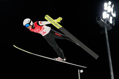 宋祺武出战冬奥会跳台滑雪男子大跳台资格赛
