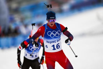挪威选手夺冬奥会冬两男子10公里金牌
