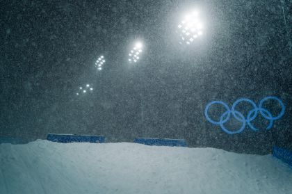 冬奥会自由式滑雪女子空中技巧赛因大雪推迟