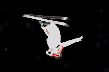 冬奥会自由式滑雪男子空中技巧 贾宗洋决赛前热身训练