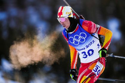 程方明获北京冬奥会冬季两项男子15公里集体出发赛第30名
