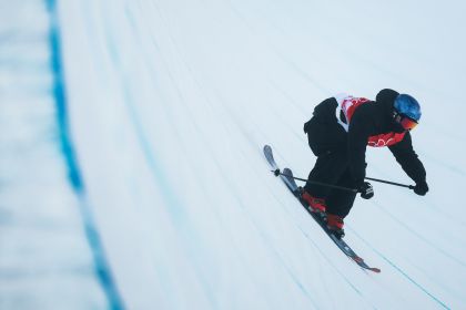 北京冬奥会自由式滑雪男子U型池决赛 新西兰尼科·波蒂奥斯夺冠