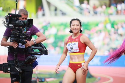 田径世锦赛女子100米预赛 葛曼棋晋级半决赛