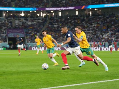 2022年卡塔尔世界杯足D组首轮 法国4比1击败澳大利亚