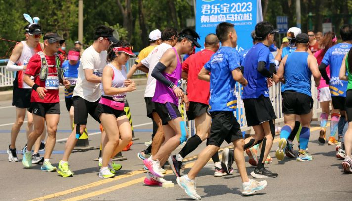 2023秦皇岛马拉松赛如期举行