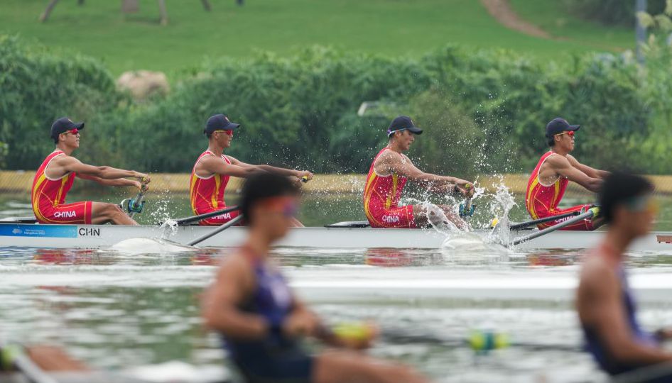 杭州亚运会赛艇男子四人单桨无舵手决赛 中国队获得银牌