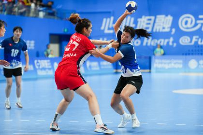 杭州亚运会女子手球预赛B组 中国35比15胜中国香港