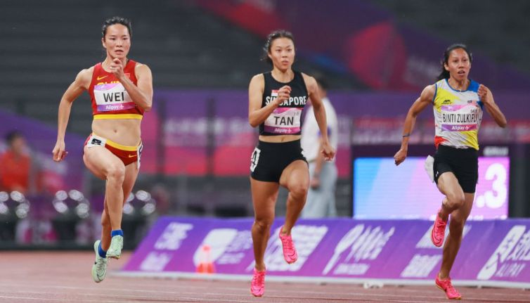 杭州亚运会女子百米预赛 韦永丽小组第一晋级