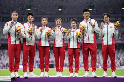 中国奥委会在杭州举行递补奥运奖牌颁奖仪式