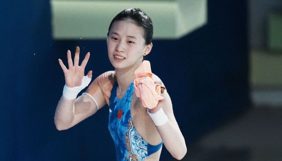 十五运会跳水女子10米跳台决赛 上海选手陈芋汐获得冠军