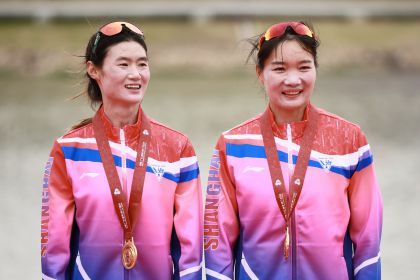 十五运会赛艇女子双人双桨决赛 上海队陈云霞/张灵夺得冠军