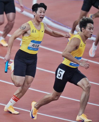 十五运会田径4x100米混合接力决赛 福建队夺冠