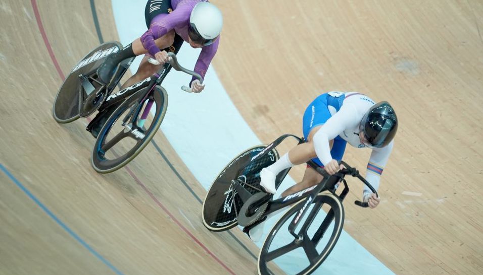 十五运场地自行车女子争先赛决赛  吉林选手苑丽颖夺冠