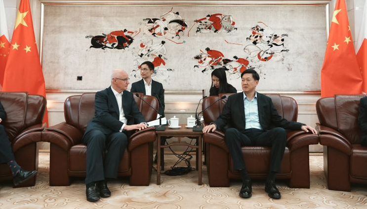 高志丹局长会见英国驻华大使一行