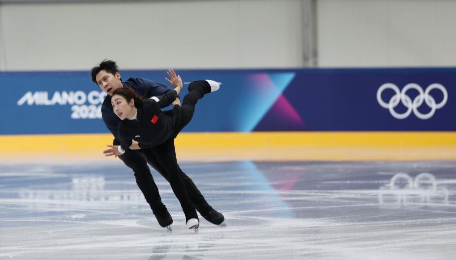 米兰冬奥会开幕在即  隋文静/韩聪进行适应性训练