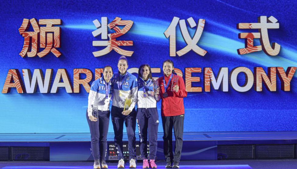 2025-2026女子重剑世界杯（无锡站） 唐君瑶摘铜