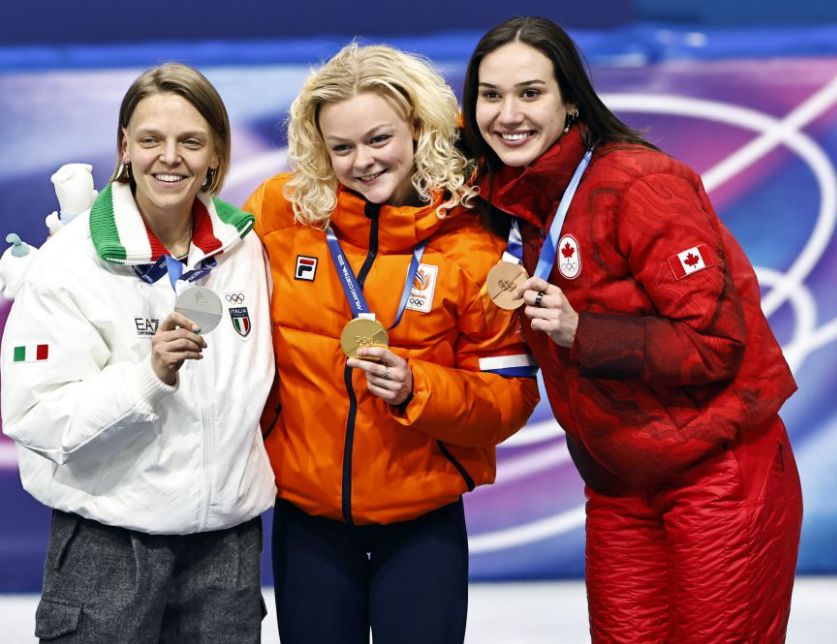 米兰冬奥会短道速滑女子500米决赛 荷兰选手贝尔塞伯夺冠