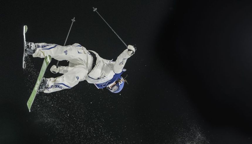 米兰冬奥会女子自由式滑雪大跳台资格赛 谷爱凌、刘梦婷晋级决赛