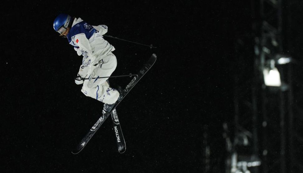 米兰冬奥会自由式滑雪女子大跳台决赛 谷爱凌摘银