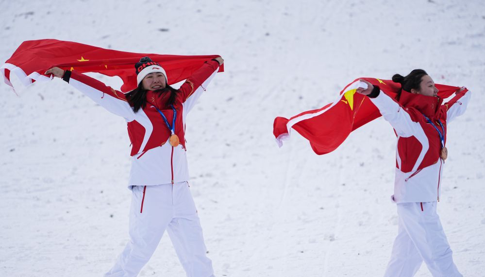 米兰冬奥会自由式滑雪女子空中技巧决赛 徐梦桃实现卫冕