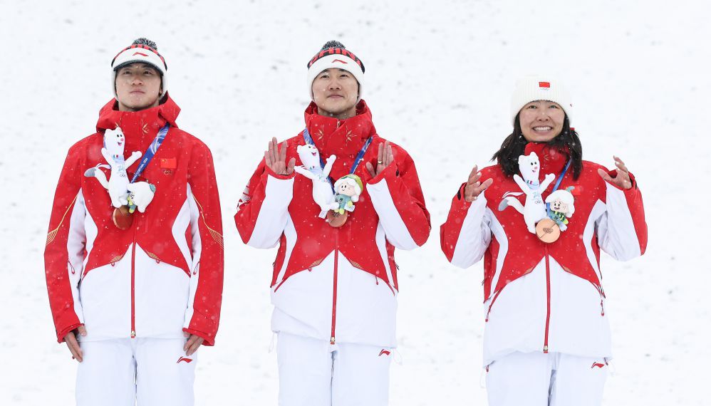 米兰冬奥会自由式滑雪空中技巧混合团体决赛 中国队夺得铜牌