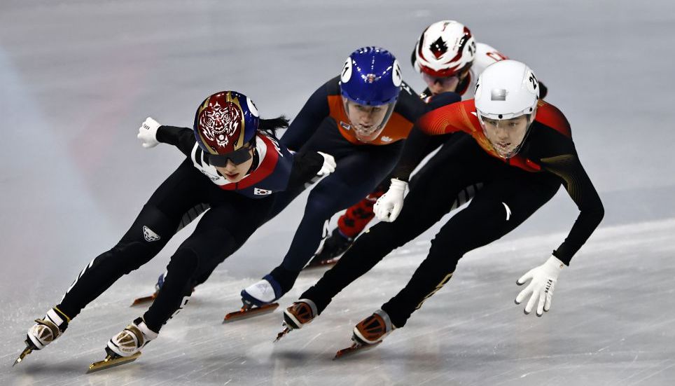 米兰冬奥会短道速滑女子1500米1/4决赛  张楚桐、杨婧茹顺利晋级