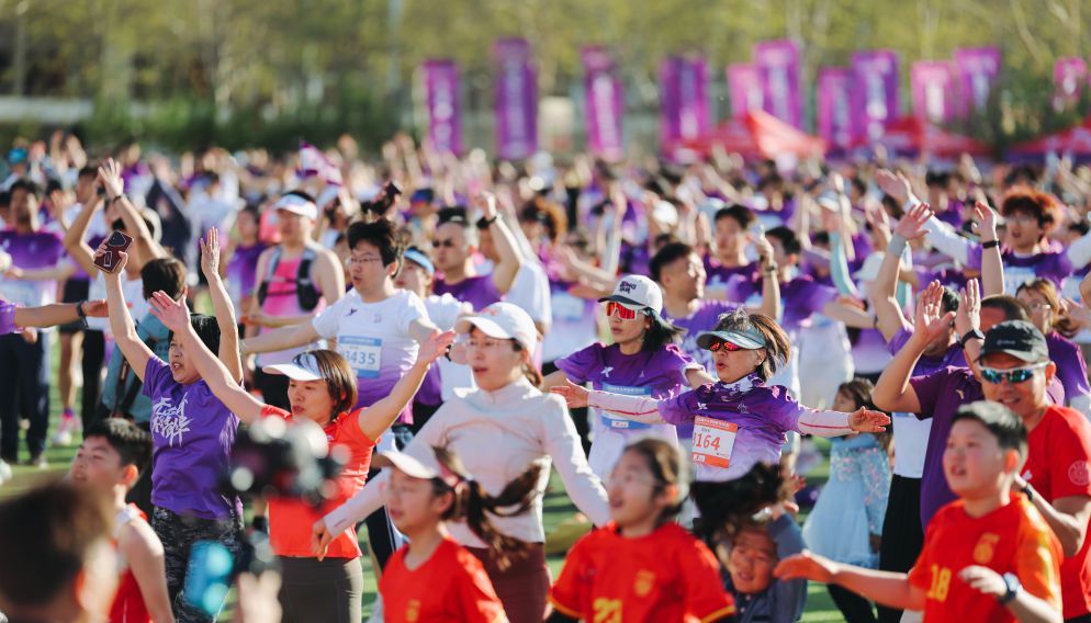 第十一届清华大学校园马拉松赛在清华园举行